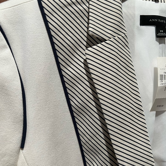 Ann Taylor Blazer - Picture 4 of 7